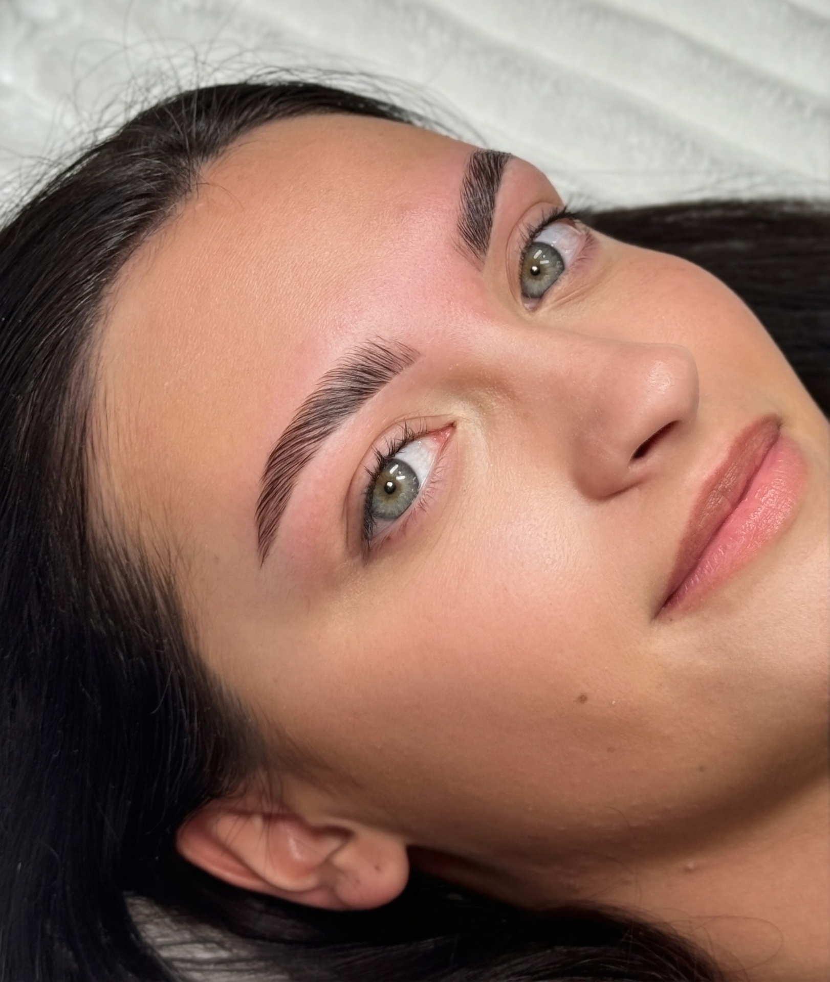 Brow lamination & shaping